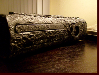 Illustration for article titled Someone's Dragon Collection Melted on this Gears of War Xbox 360
